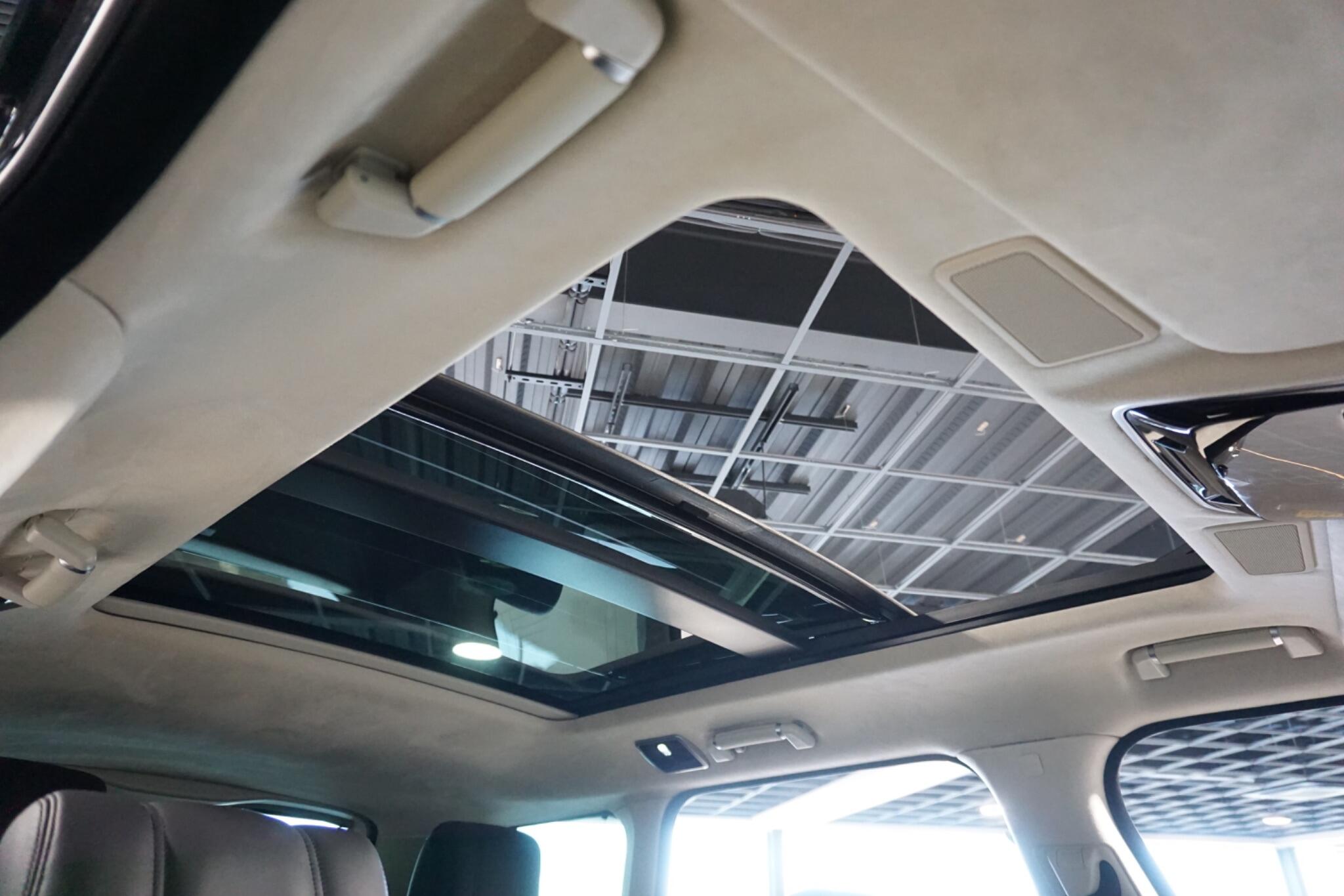 Land Rover Range Rover 2.0 P400e 13.1kWh Westminster Black SUV 5dr Petrol Plug-in Hybrid Auto 4WD Euro 6 (s/s) (404 ps)